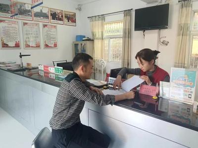 青陽(yáng)縣新河鎮(zhèn) 深化“幫辦代辦”服務(wù)，證照辦理更貼心